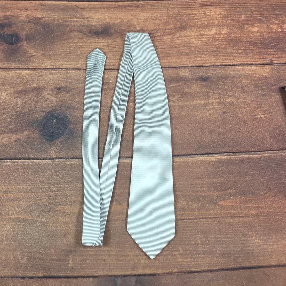 Breuer Necktie Mens OS Silver Black Good Silk Micro Stripe Made in Italy